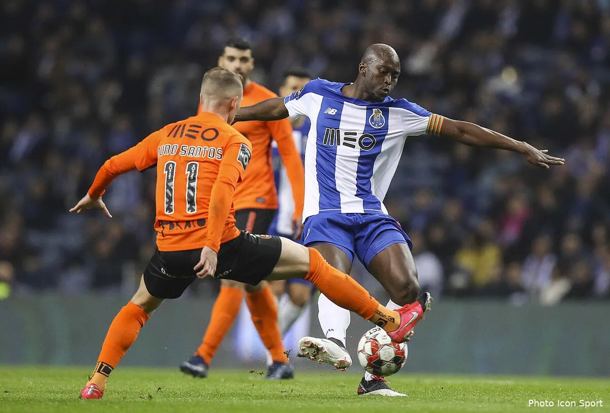 psg incroyable danilo pereira arrive a paris icon ci sports 20200307 37114381295841