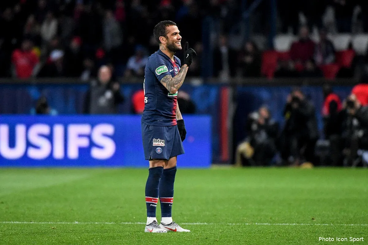 psg jurer fidelite a paris dani alves hesite a cause de son ex dani alves 14250271