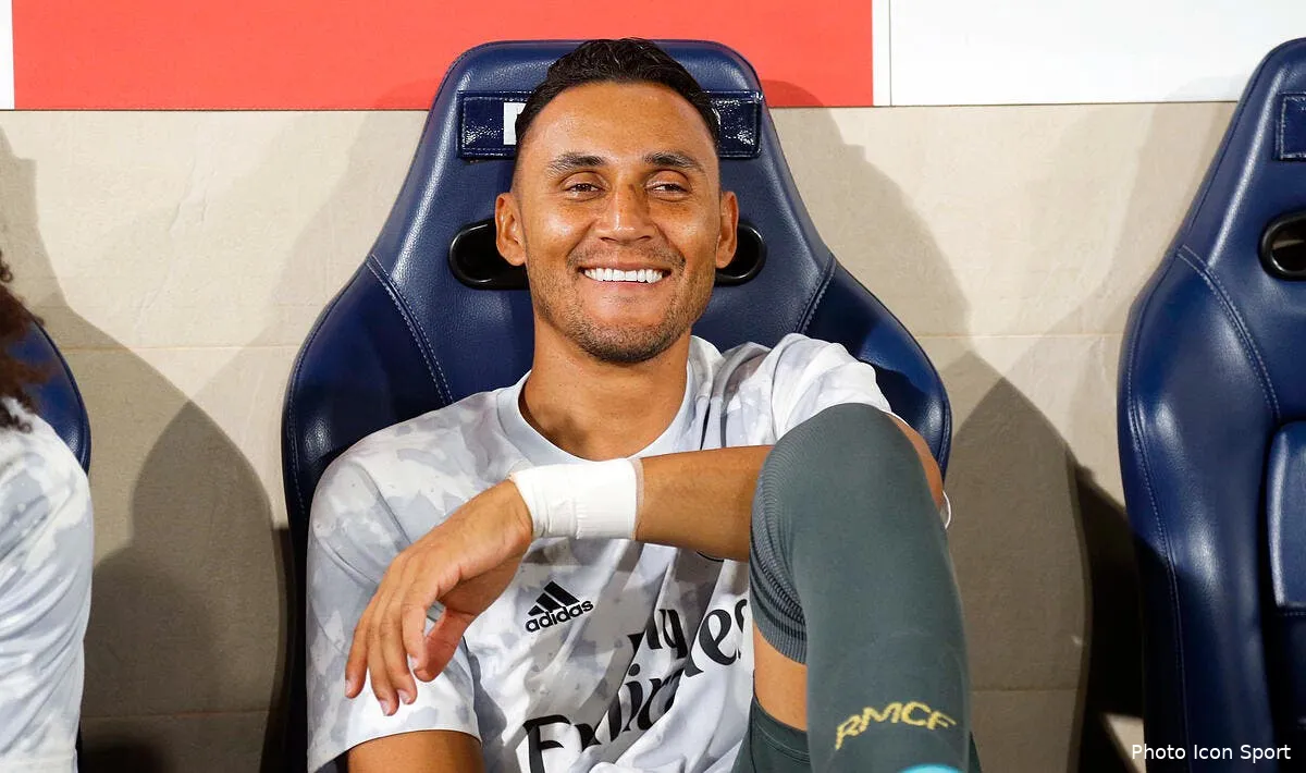 psg keylor navas est a paris beinsports confirme la signature icon ecommercefotos ecommerce2 99696504263351