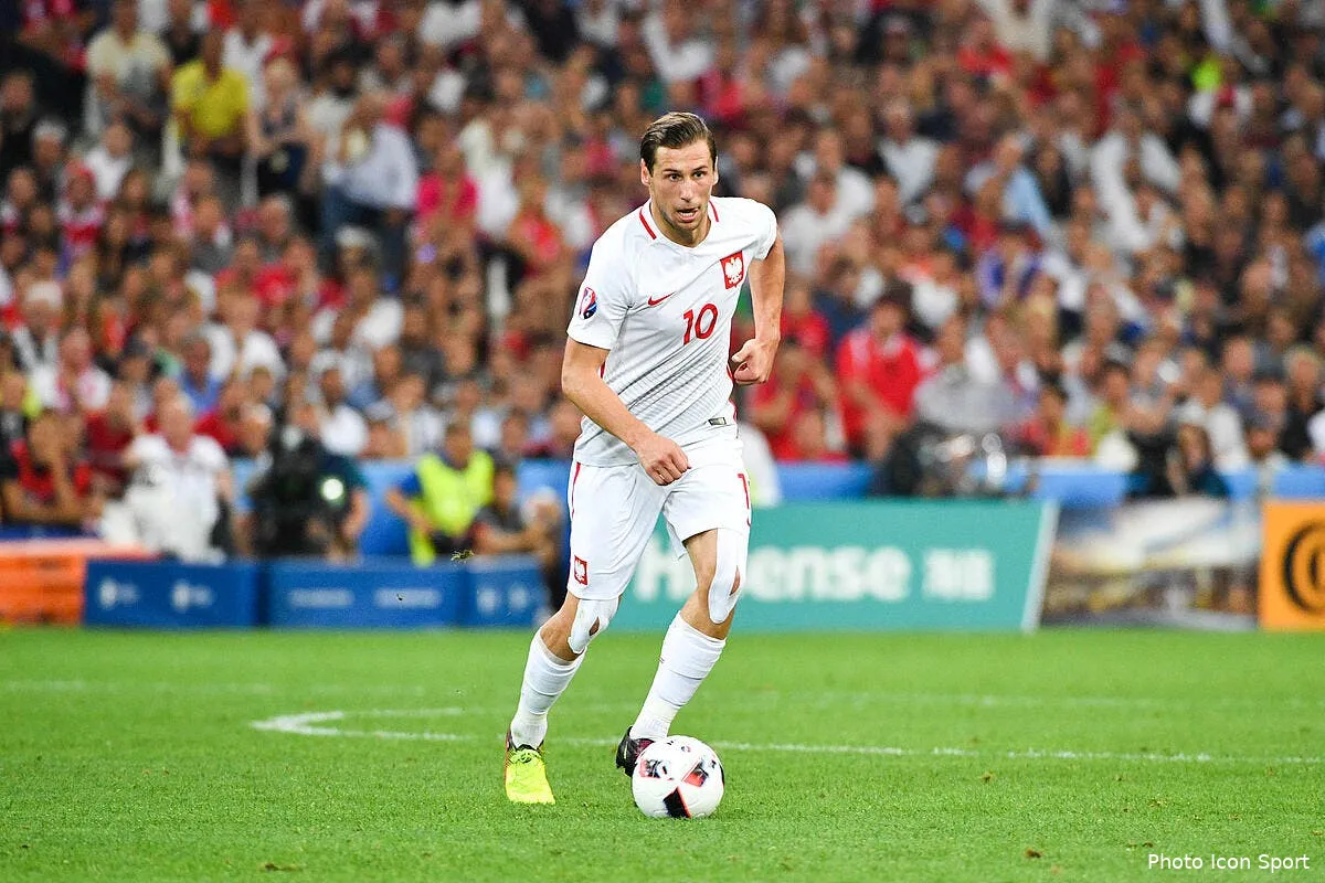 psg krychowiak est a paris et l accord est trouve iconsport jpt 300616 08 25147840