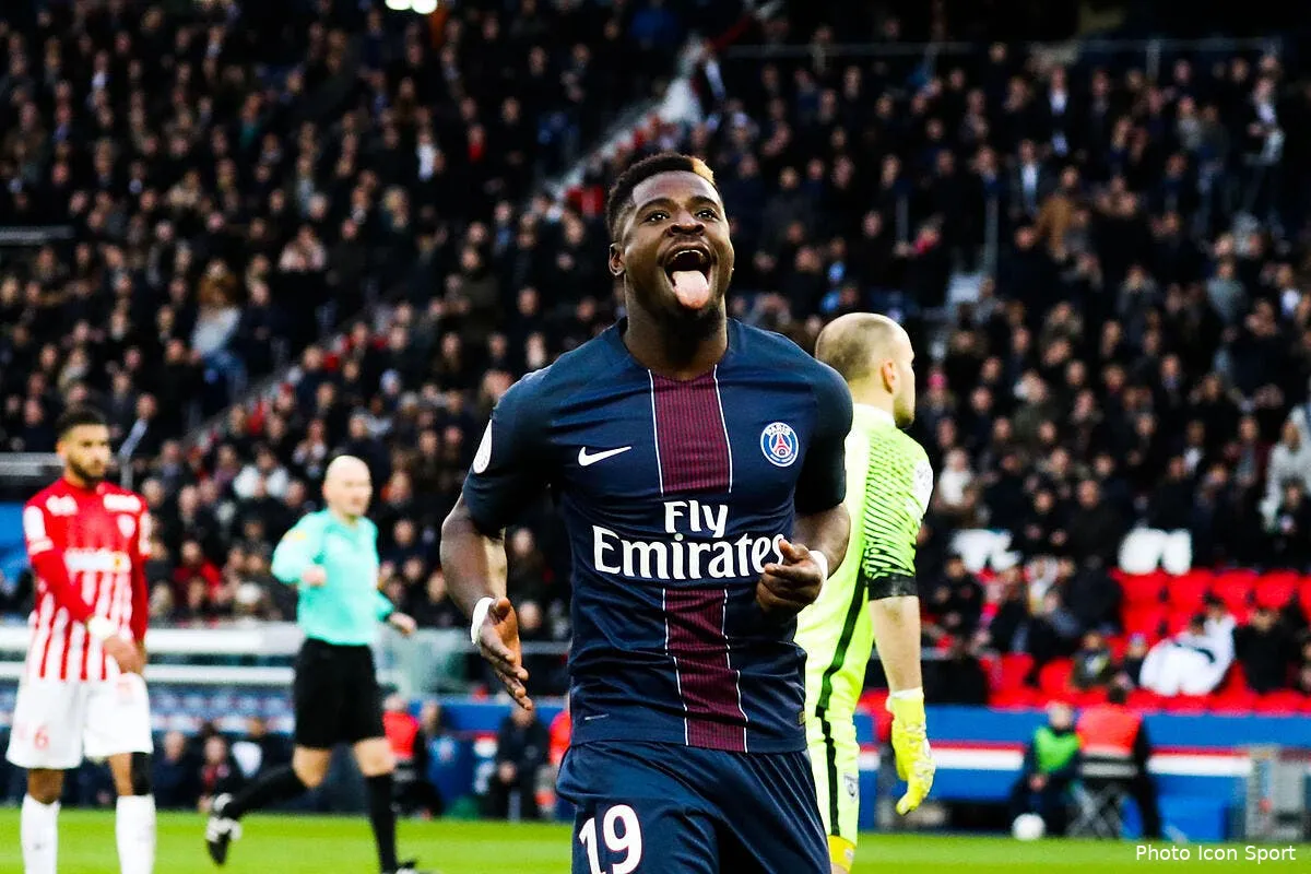 psg l agent d aurier soupconne de jouer du pipeau au mercato iconsport iconsport fid 040317 08 28177830