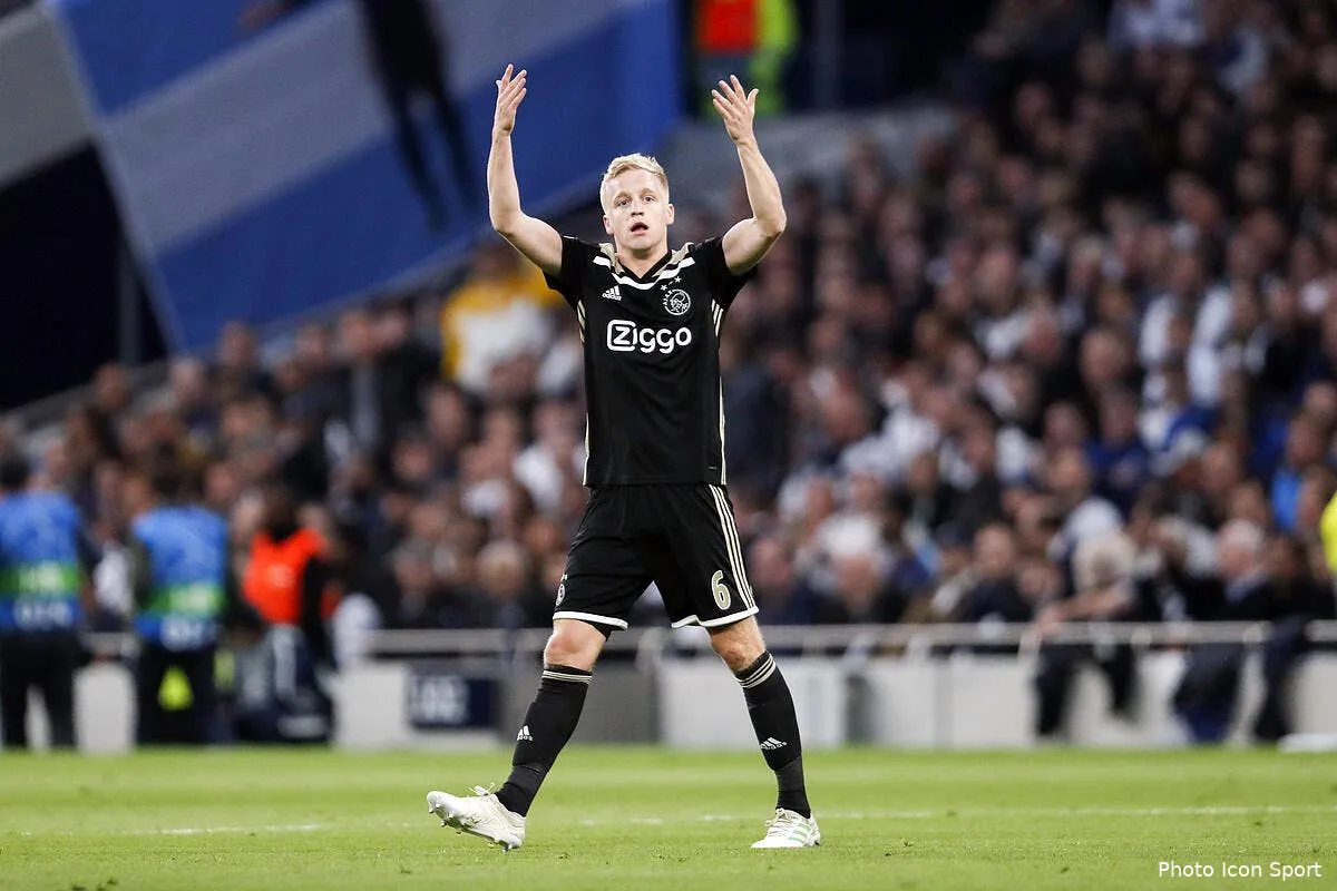 psg l agent de van de beek sort du silence avant le mercato icon ora 300419 45 07252157