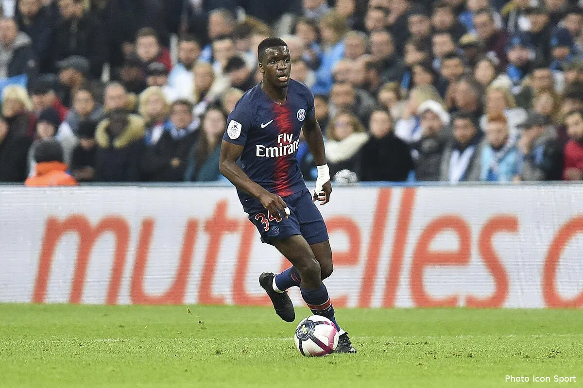 psg l ambiance dans le vestiaire c est comment ce joueur dit tout icon dim 281018 93 59236603