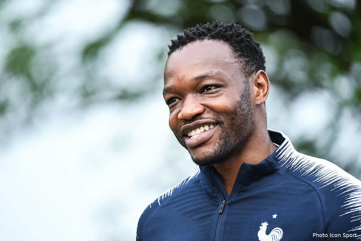 psg l arrivee de buffon au mercato ferait meme plaisir a l om iconsport icon dib 250518 12 98220139