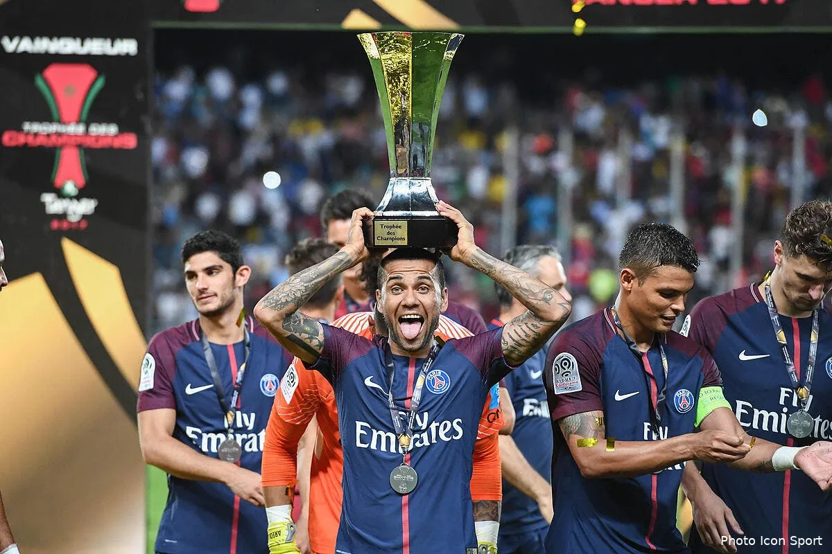 psg l enorme message de dani alves a neymar iconsport icon dib 290717 10 61187927