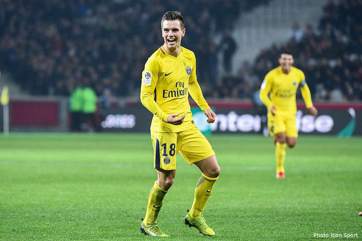 psg l equipe met une sale note a deux choix forts d emery iconsport icon dib 030218 15 07210049