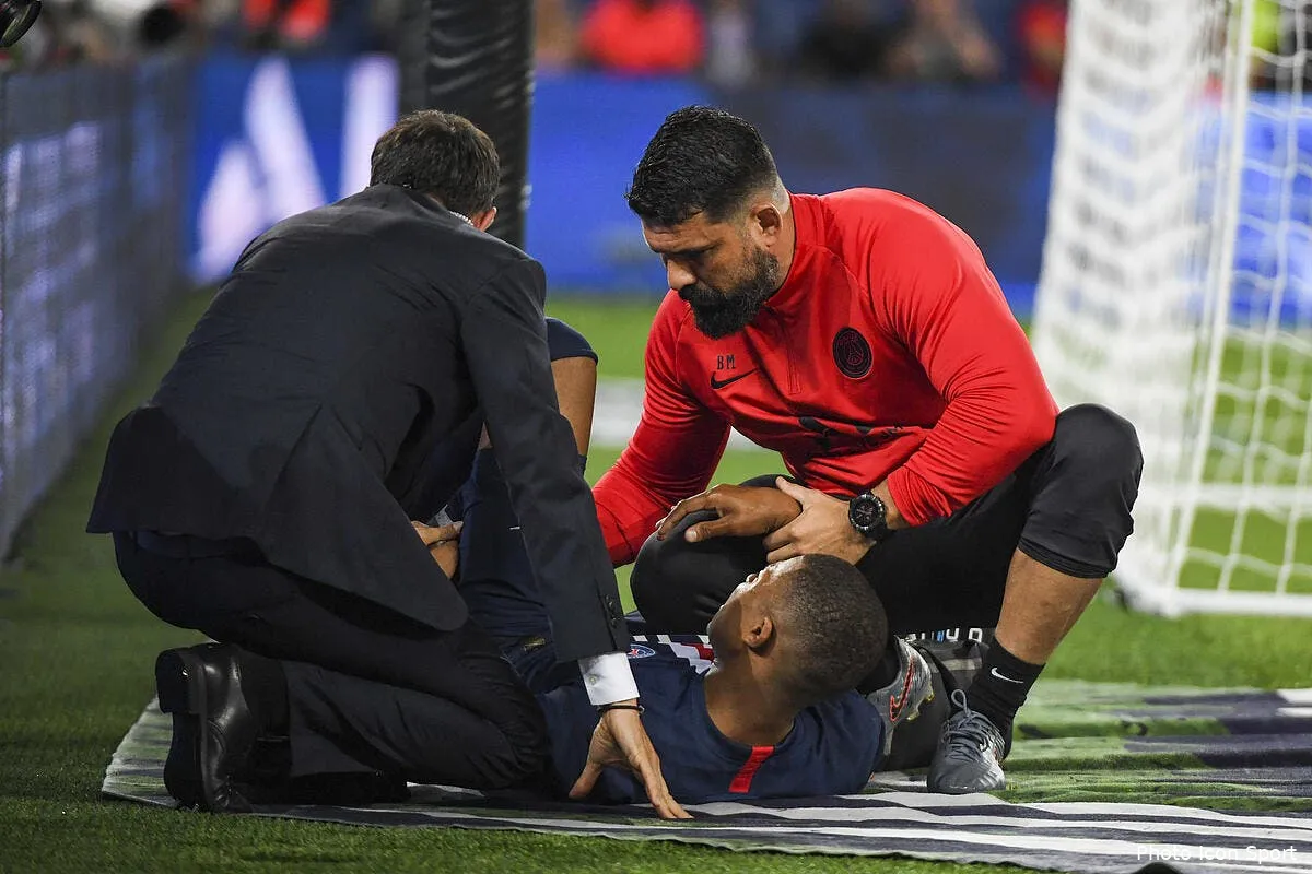 psg l infirmerie cartonne elle en a sa claque icon alc 250819 45 77265635