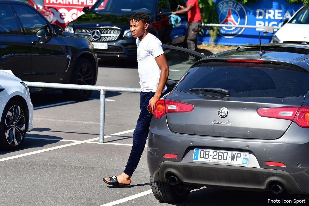 psg la fiorentina vise deux joueurs parisiens au mercato iconsport win 040717 01 10322186407