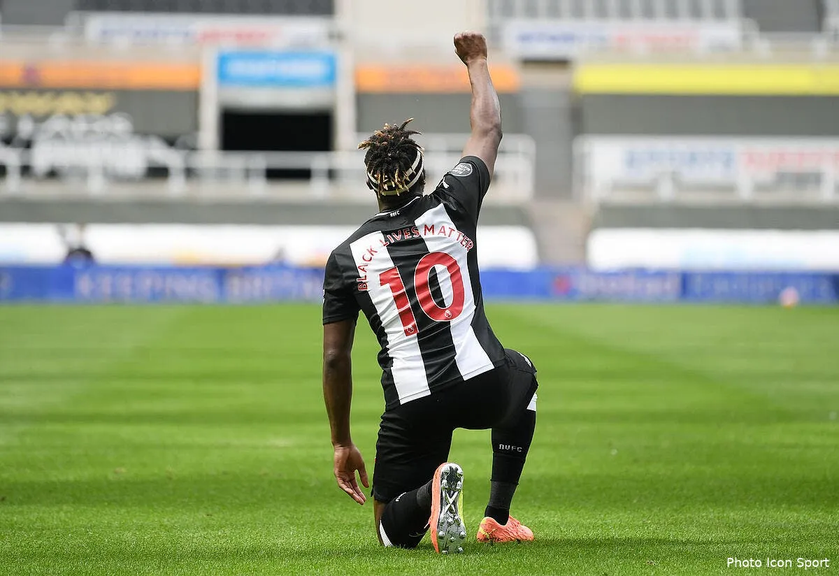 psg la piste improbable paris a fond sur saint maximin icon 54245296288509