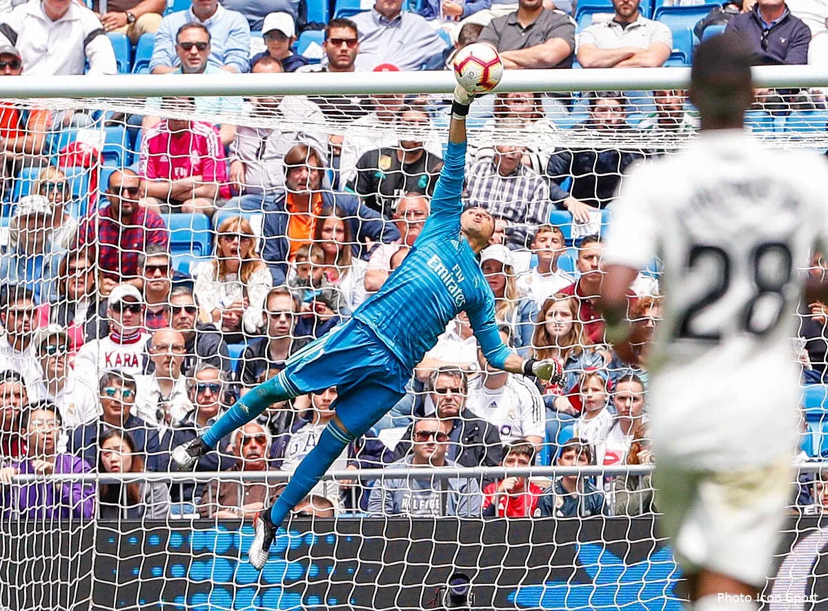 psg la piste keylor navas prete a s ecrouler icon ecommercefotos ecommerce2 97700506 1256729