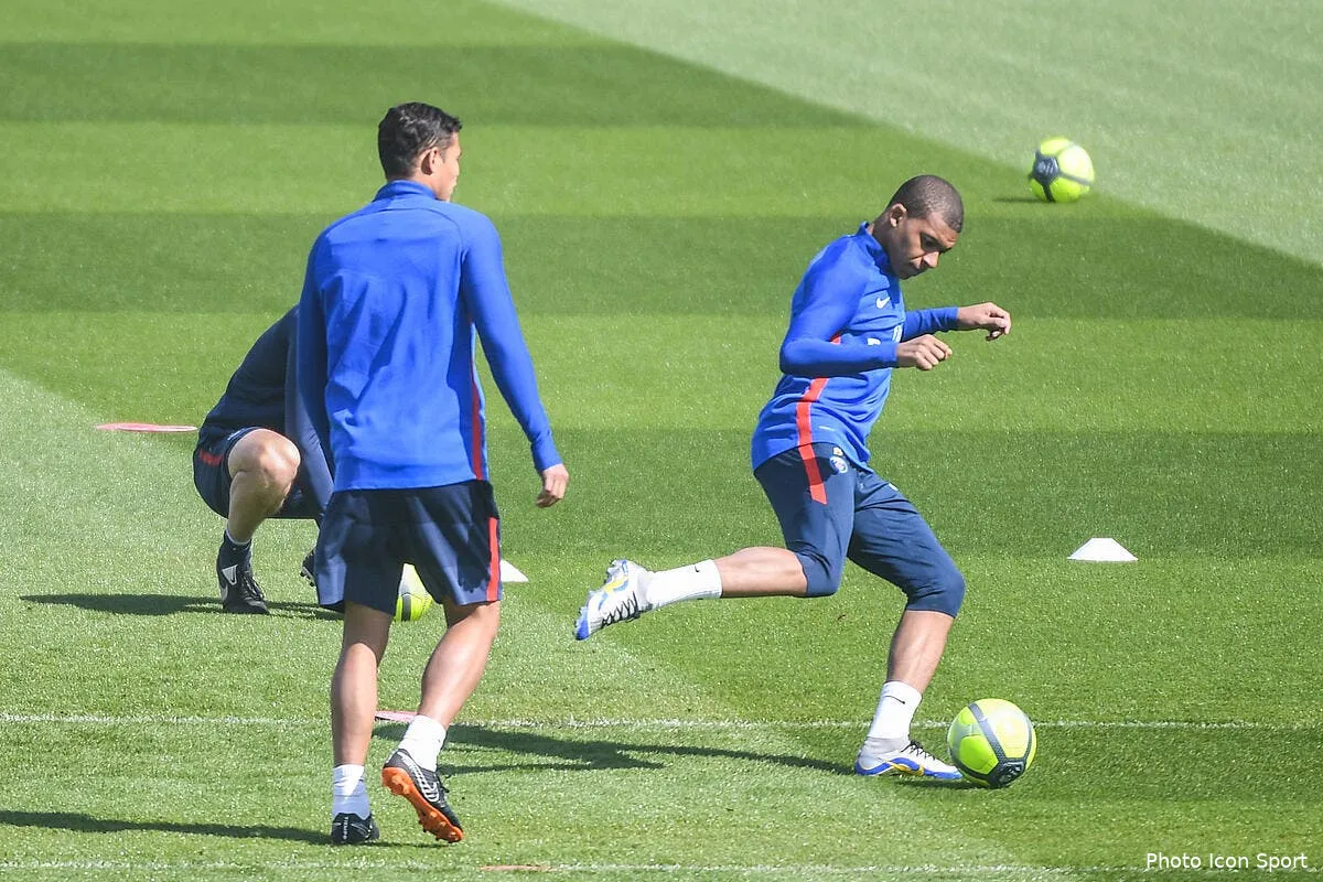 psg la video fun de l echauffement de mbappe iconsport icon dib 030518 11 08217845