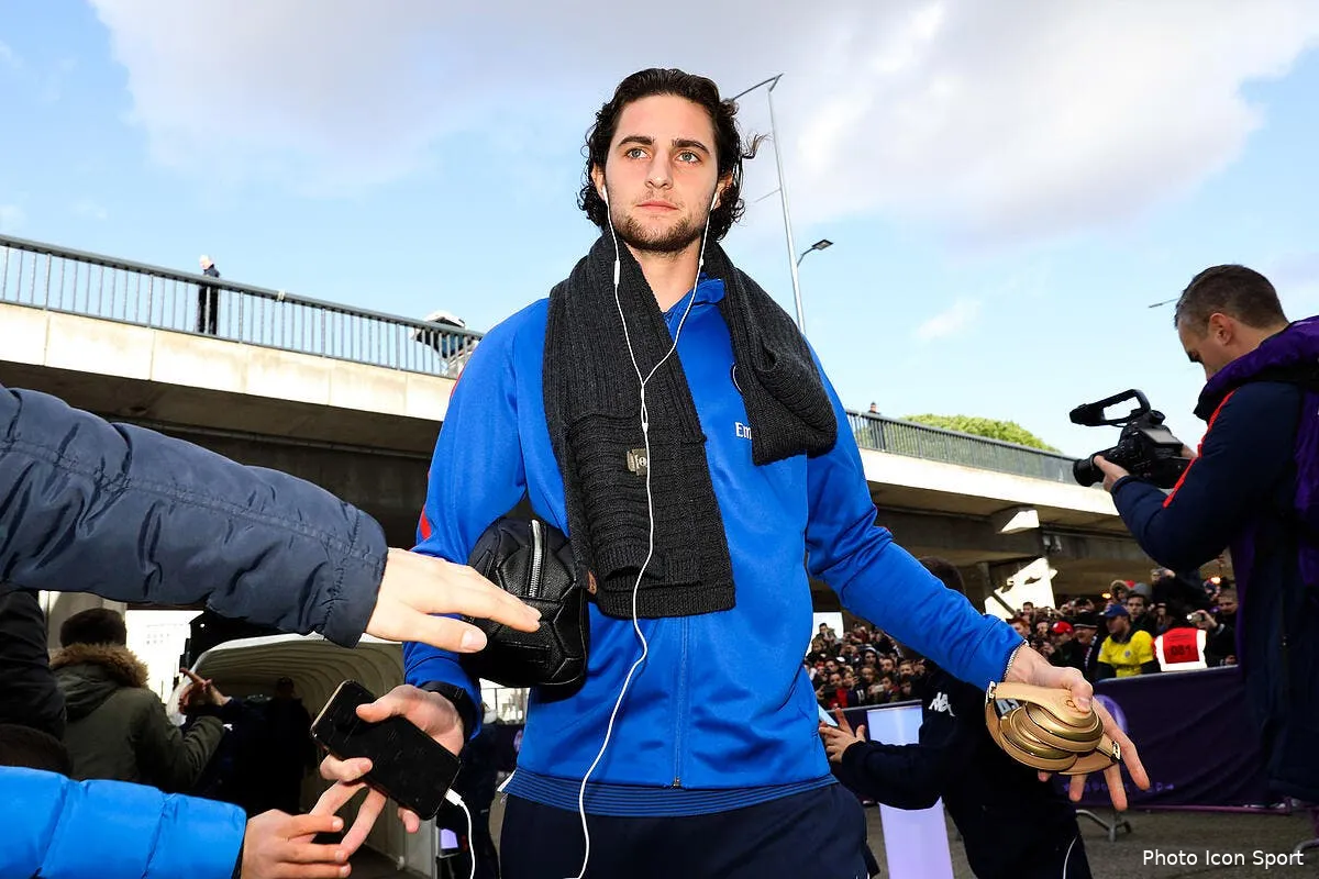 psg larque devient fou a cause de rabiot iconsport icon blo 100218 11 05220035
