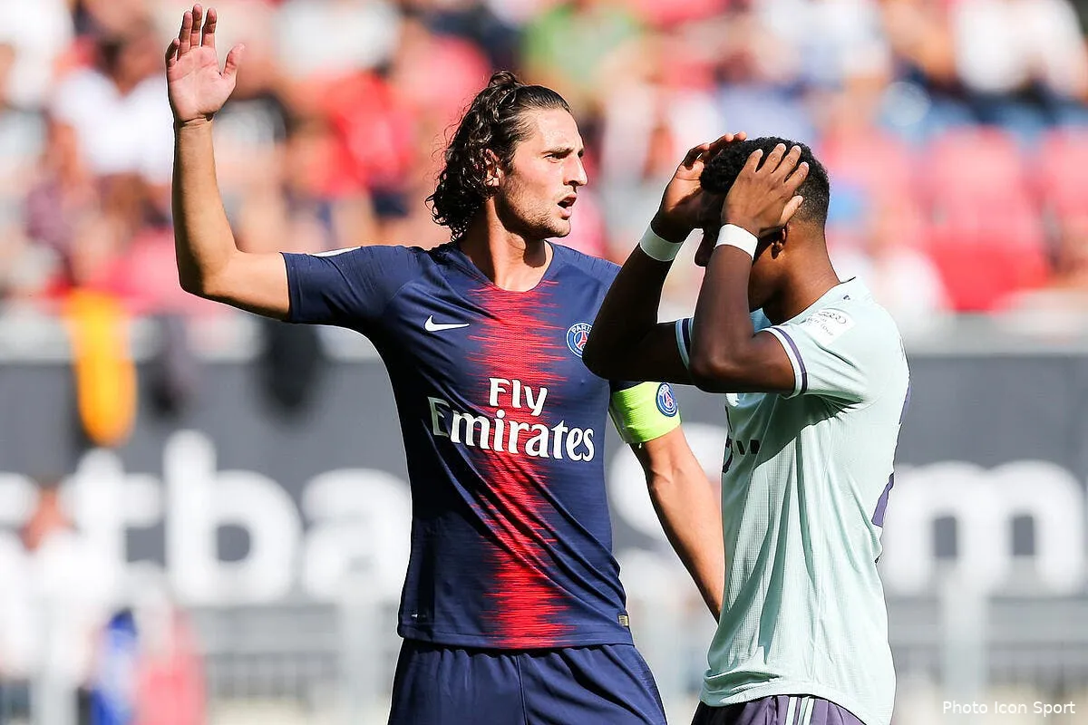 psg le barca l a zappe rabiot s en mord les doigts rabiot 35226575