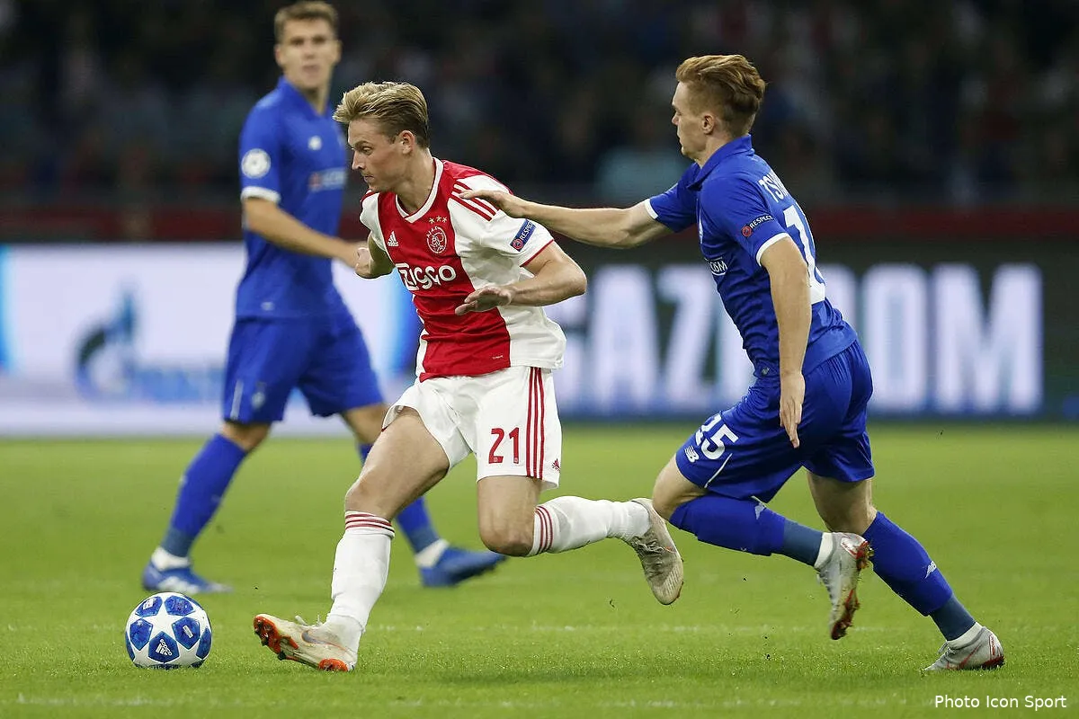 psg le barca laisse henrique se fatiguer pour rien avec de jong frenkie de jong 1240947