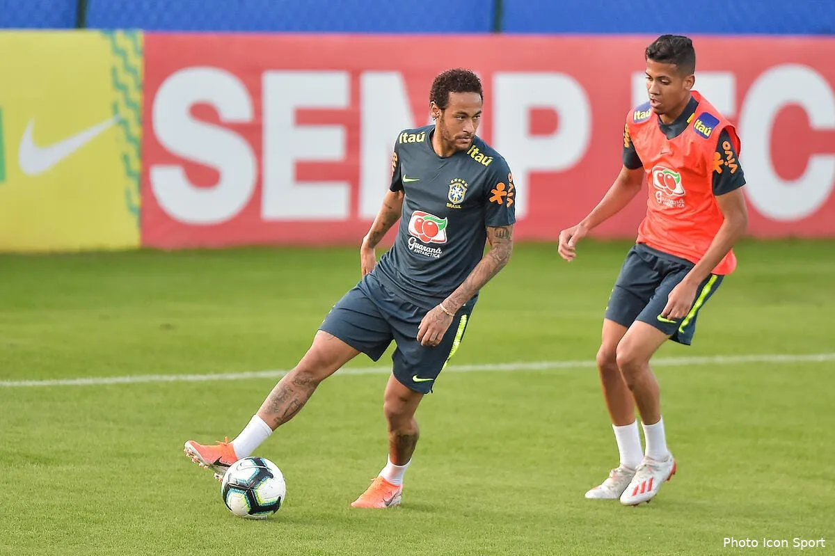 psg le bresil soutient neymar il reste avec la selection icon con 280519 92 03255113