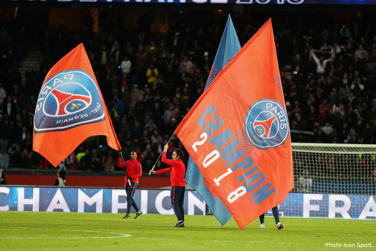 psg le champion sort son mug pour taquiner l ol psg 63216345