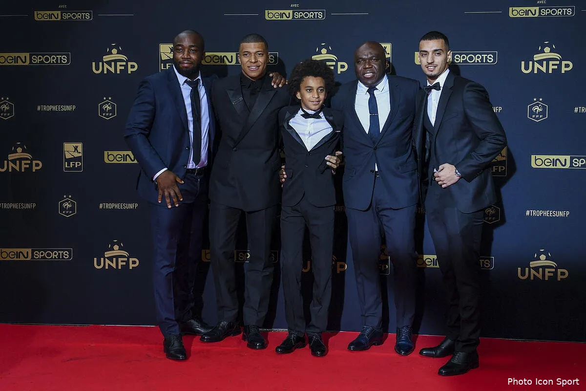 psg le clan mbappe rectifie le tir apres la bombe icon alc 190519 45 85253737