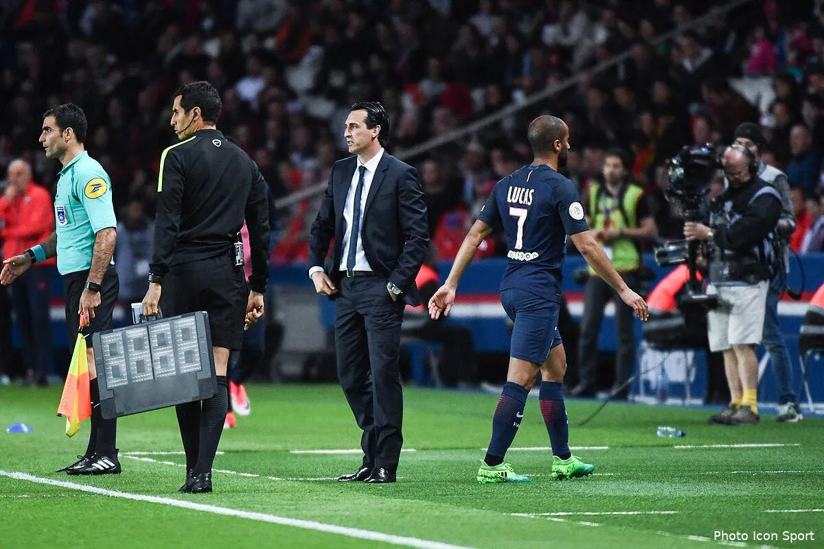 psg le comportement d emery aurait choque le vestiaire iconsport dib 200517 100 34181296