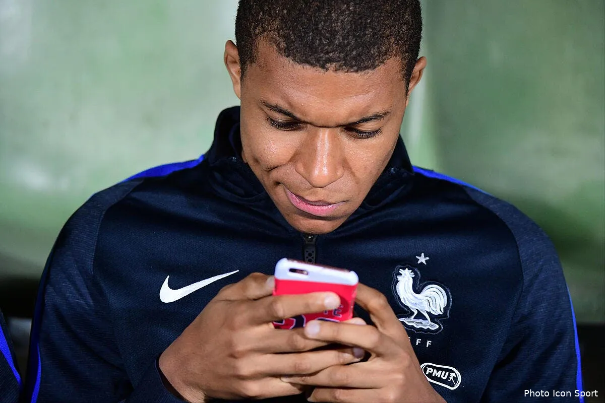psg le compte twitter de kylian mbappe pirate icon iconsport win 250317 01 1493250115