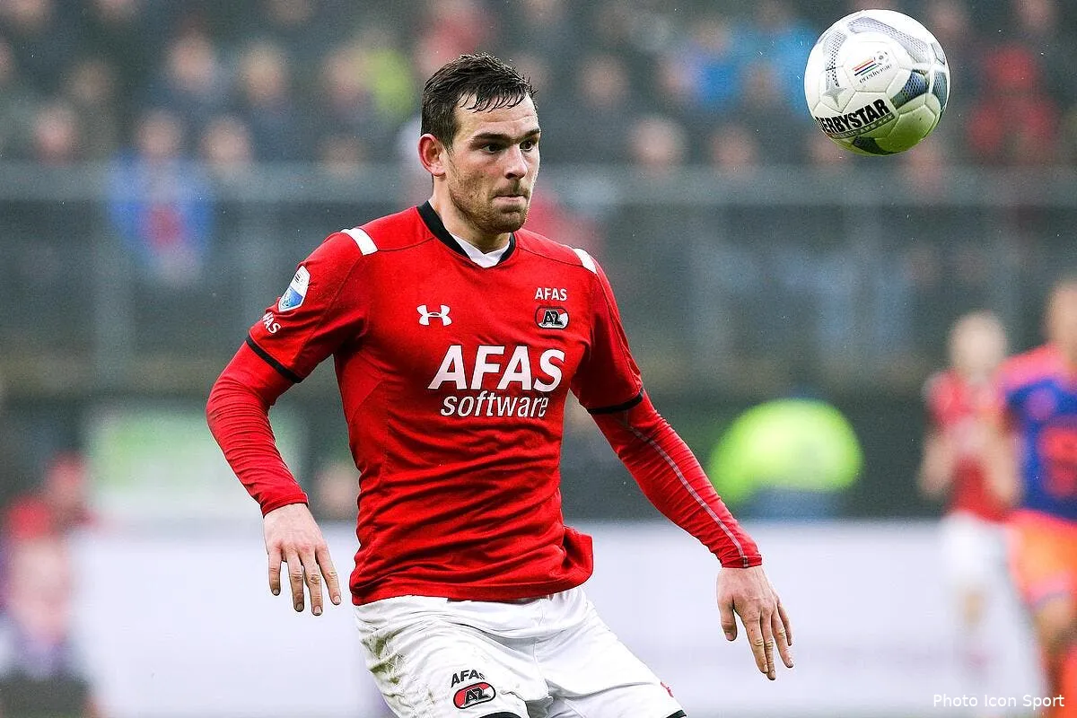 psg le psg fonce sur une doublure de cavani pour 15 me iconsport vim 230116 89 10147030