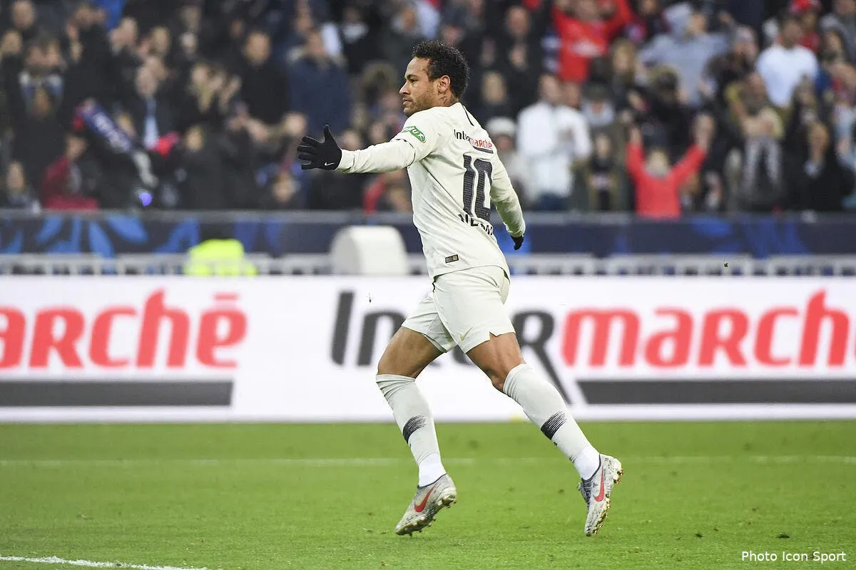 psg le superficiel neymar ne sera jamais cristiano ronaldo il prend cher icon alc 270419 45 300251909