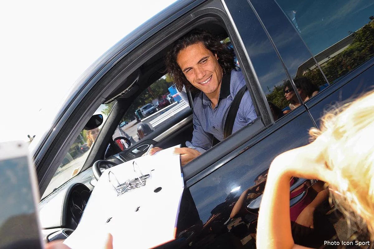 psg les experts paris ont frappe la voiture de cavani retrouvee icon fer 260816 10 39253347