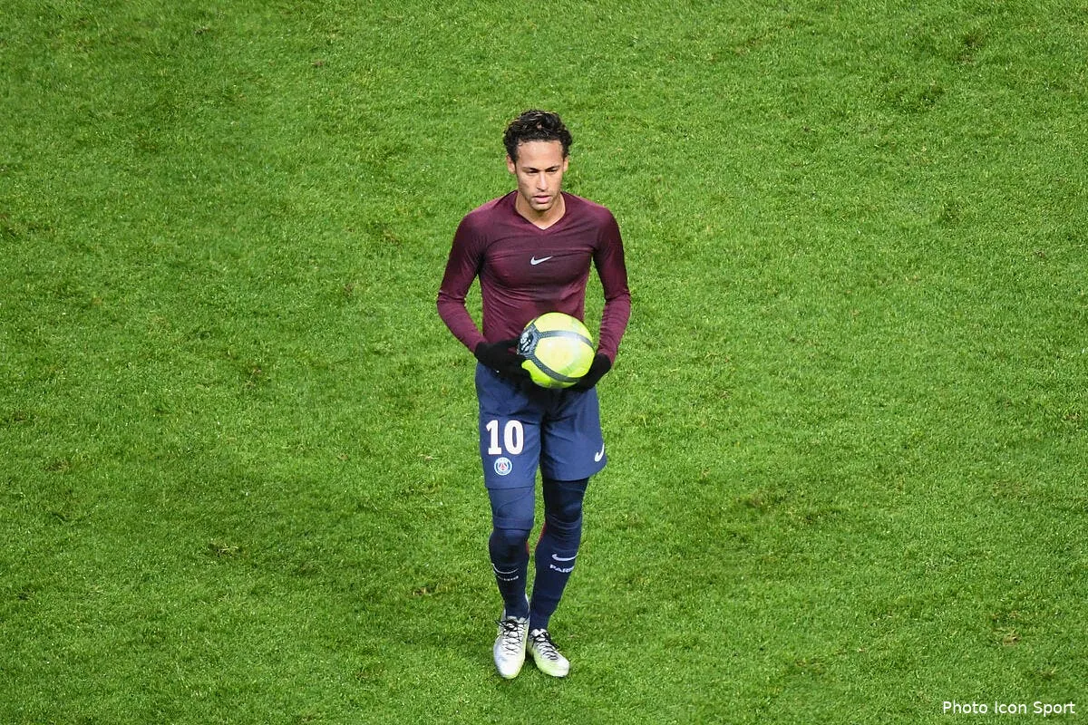 psg les sifflets du parc contre neymar et voila une polemique iconsport icon dib 170118 10 20206911