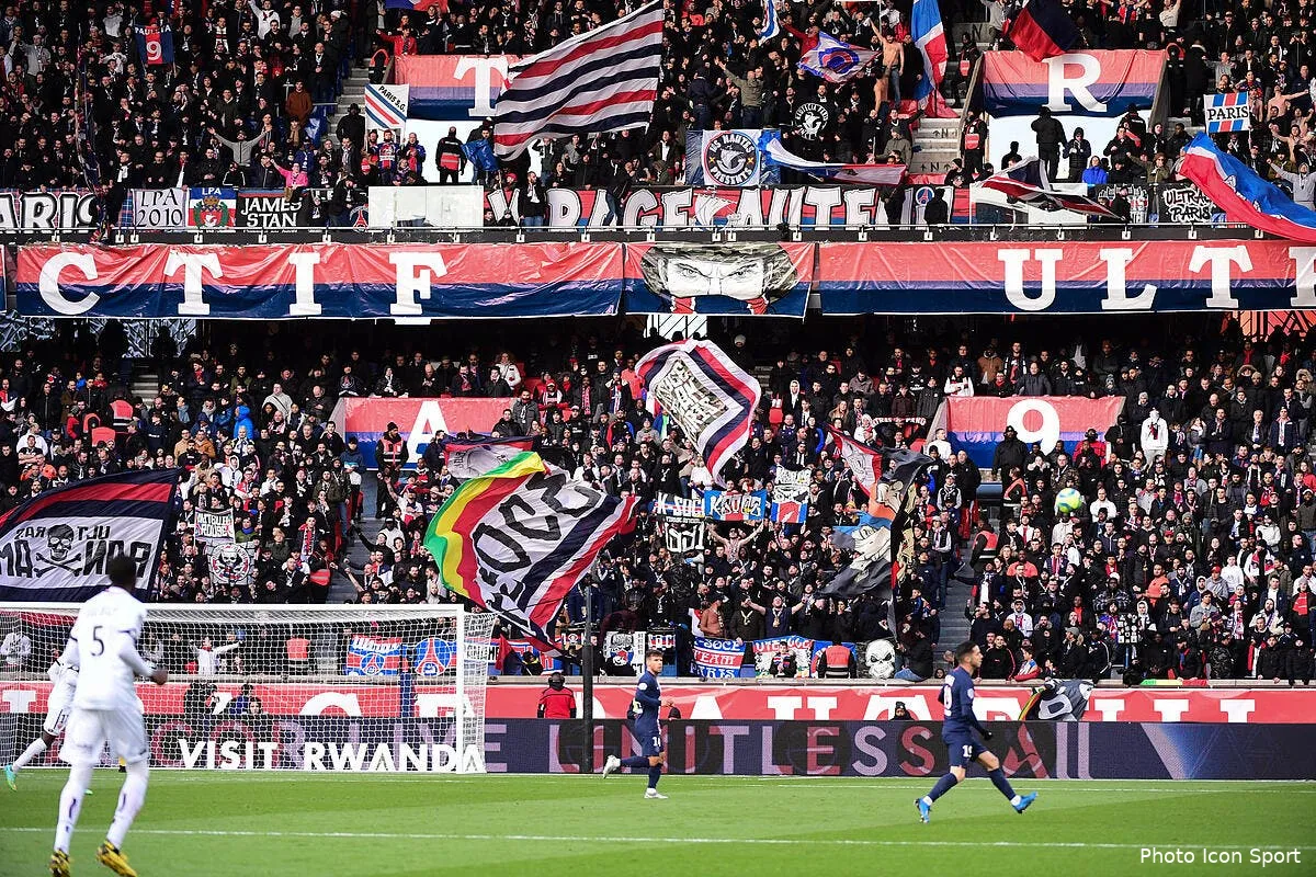 psg les ultras veulent defoncer le mur jaune icon winter 29022020121603280191
