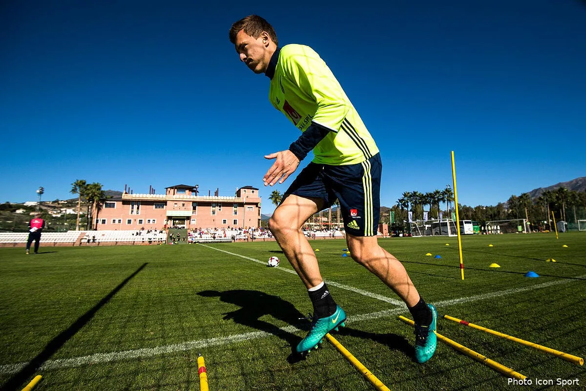 psg lindelof ne viendra pas a paris pour etre remplacant iconsport bbb 081116 08 11160832