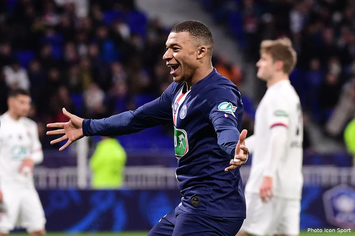 psg mbappe colle un triple dugarry fait la grimace icon winter 04032020122369280065