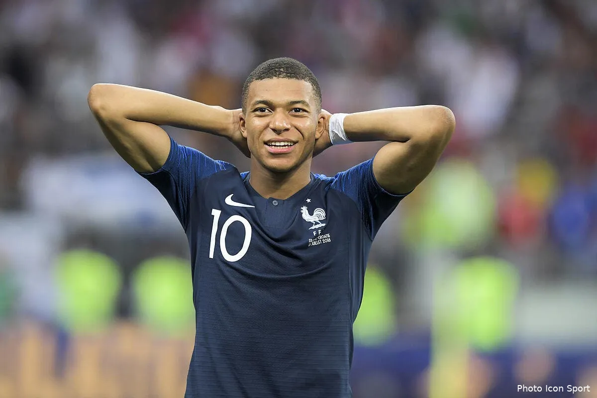 psg mbappe est au sommet pires le voit deja ballon d or icon van 150718 11 02225559