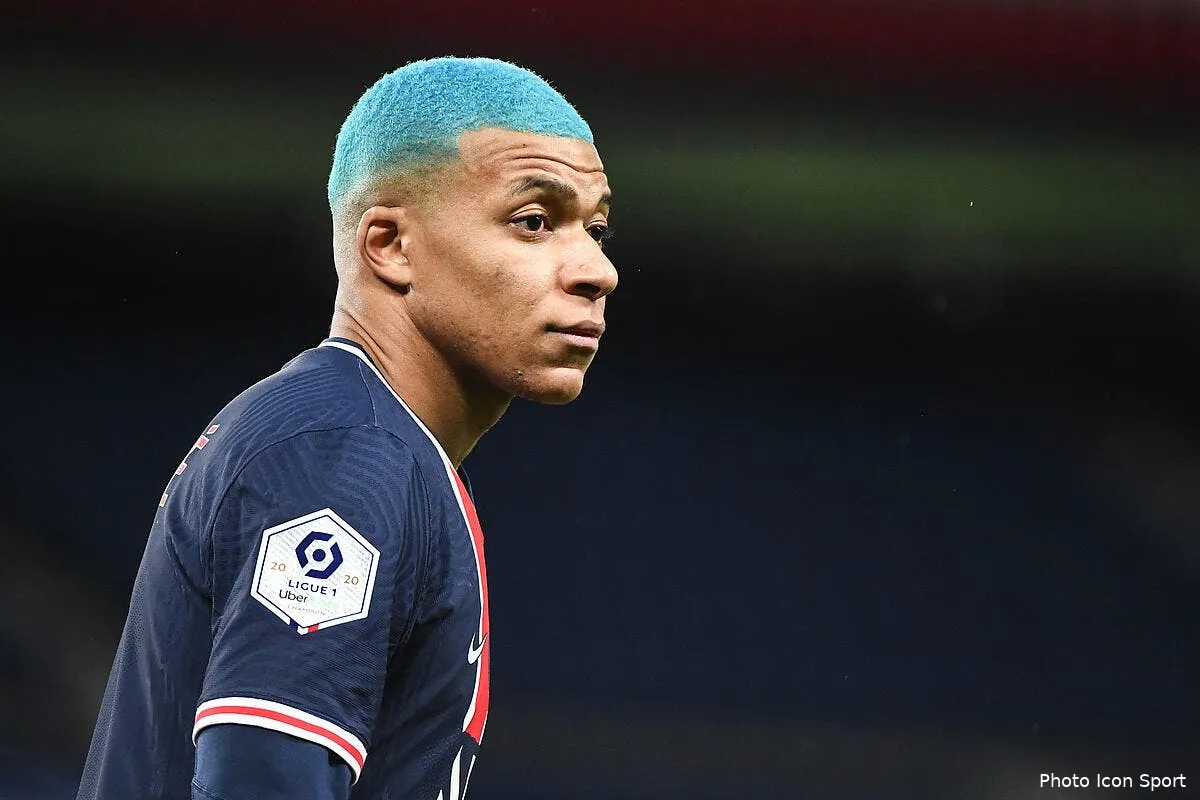 psg mbappe et ses cheveux bleus il prend forcement cher icon dib 161220 11 75 301917