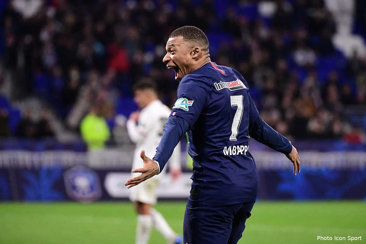 psg mbappe mbappe mbappe paris est obsede icon winter 04032020122371283375