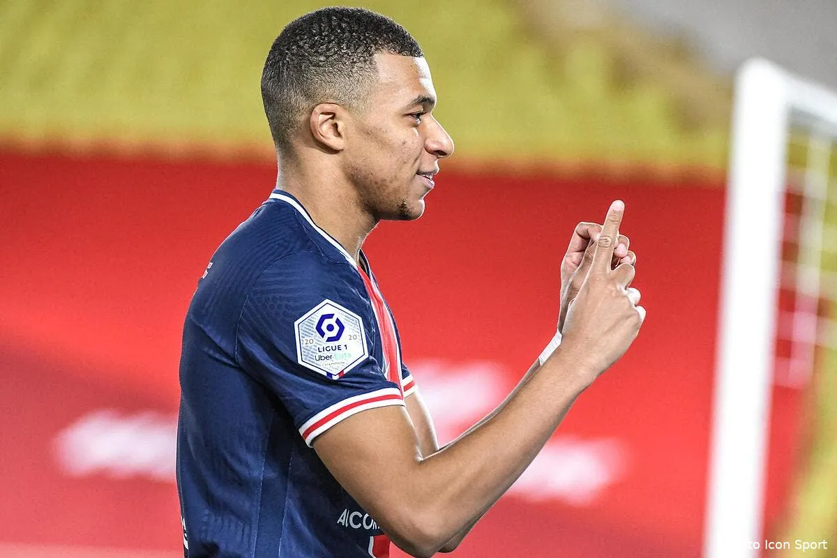 psg mbappe prolonge et vendu qu en pense l emir du qatar icon dsc5094 299909