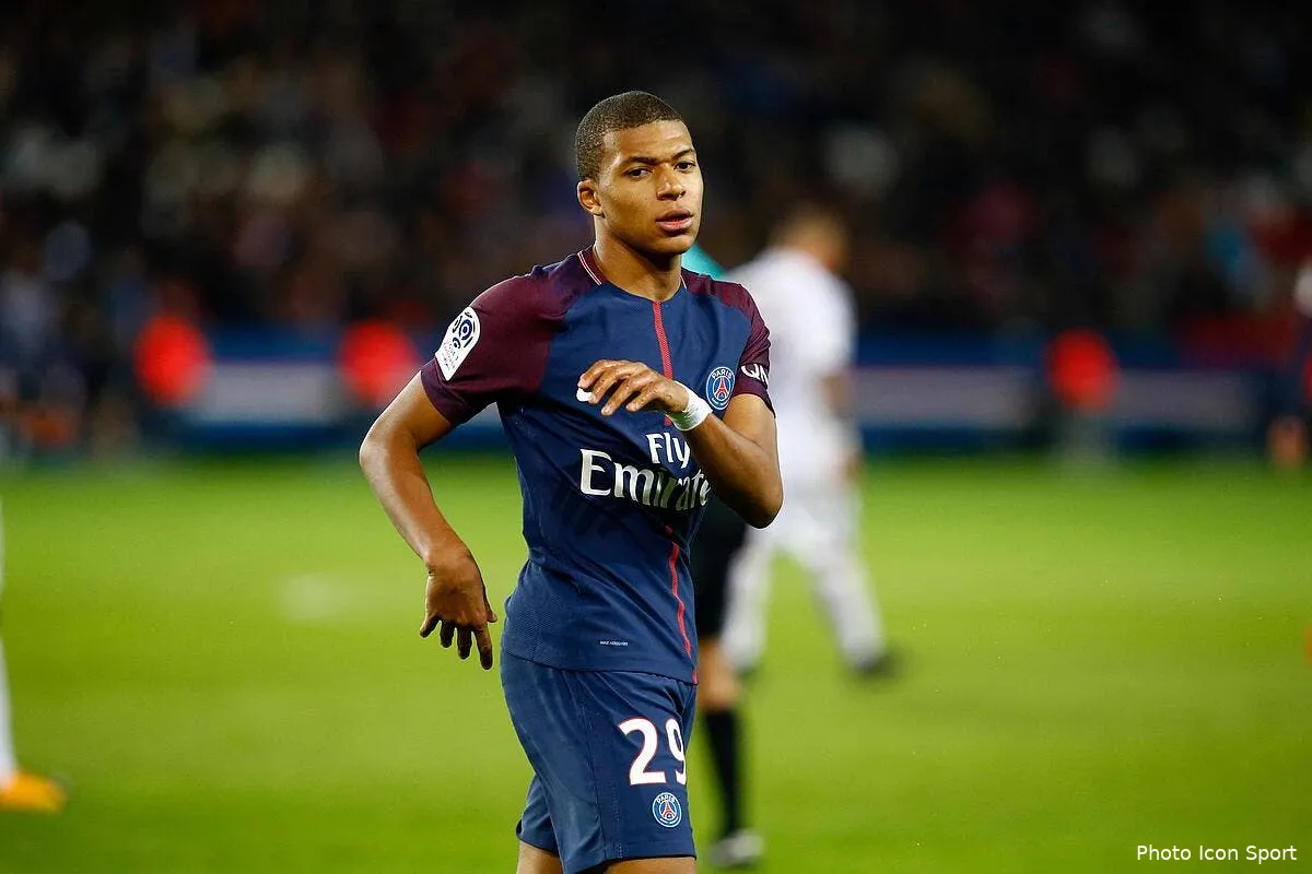 psg mbappe sur le banc la decision forte d emery iconsport icon dyg 271017 61 150198217