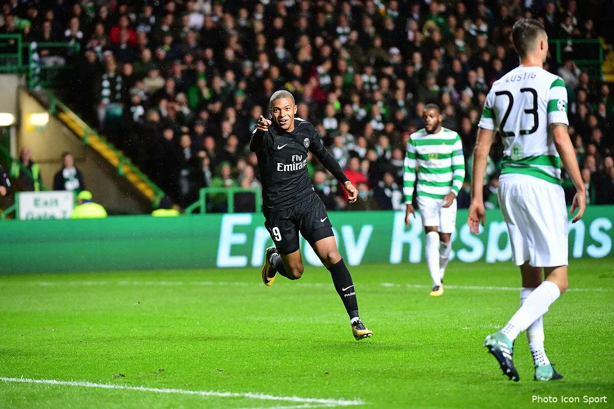 psg mbappe victime d une tentative d agression a glasgow iconsport icon win 120917 01 17711193079