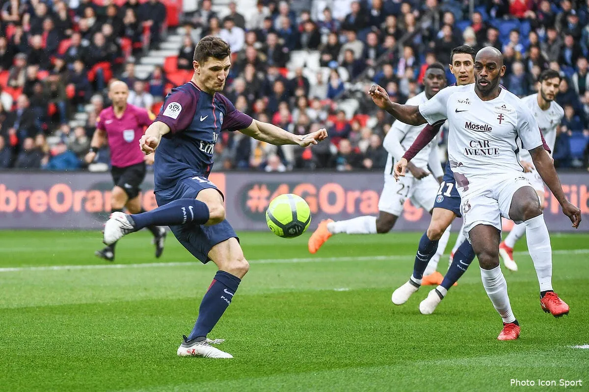 psg meunier ou dani alves bitton ne comprend pas emery iconsport icon dib 100318 10 15212499