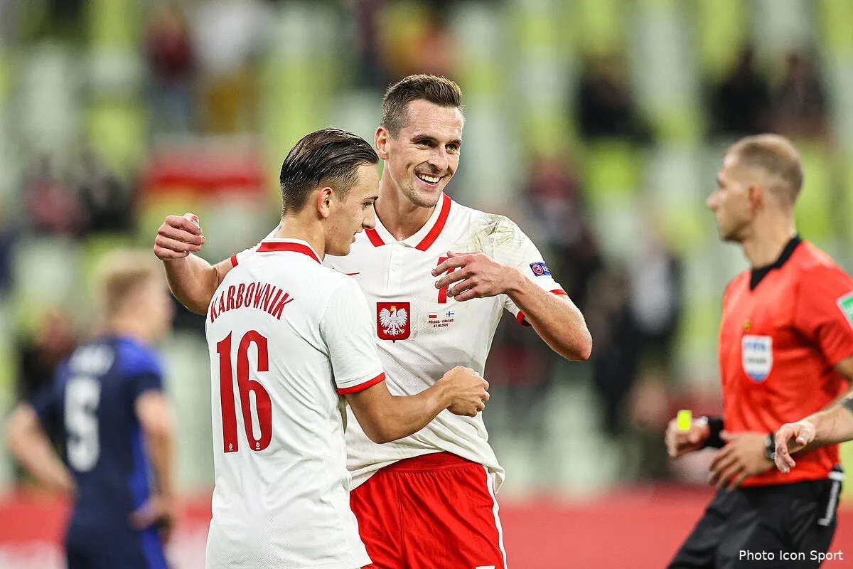 psg milik le cadeau en or signe leonardo a noel icon 20201007cslg0075 299617