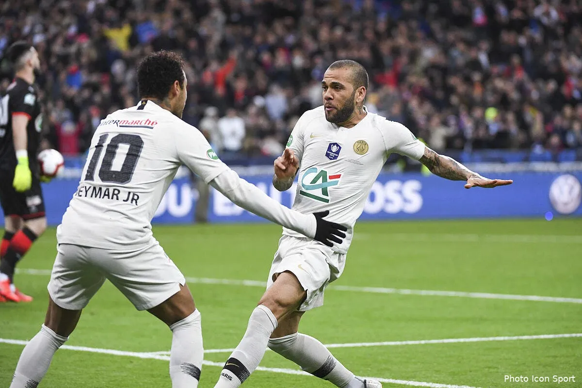 psg neymar au barca l incroyable pari de dani alves icon alc 270419 45 306259881