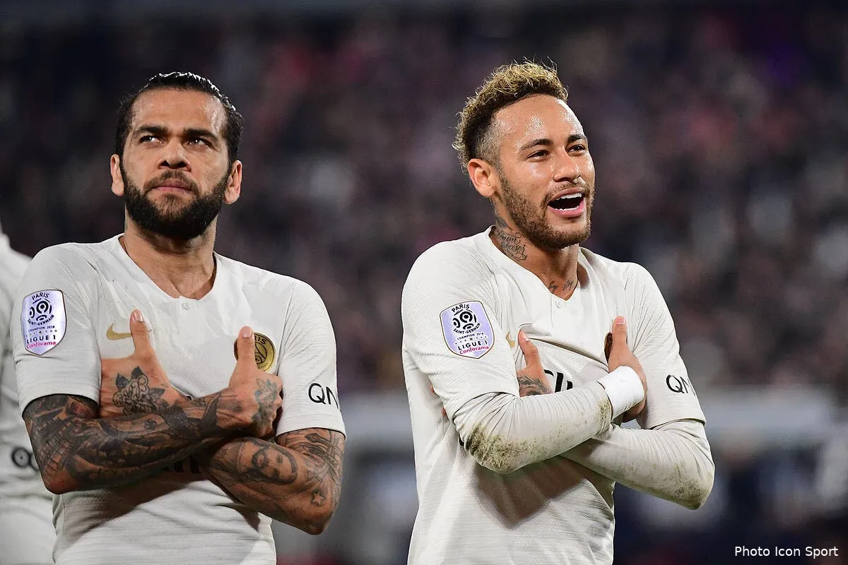 psg neymar envoie dani alves pour tuer les rumeurs icon win 021218 01 72376253139