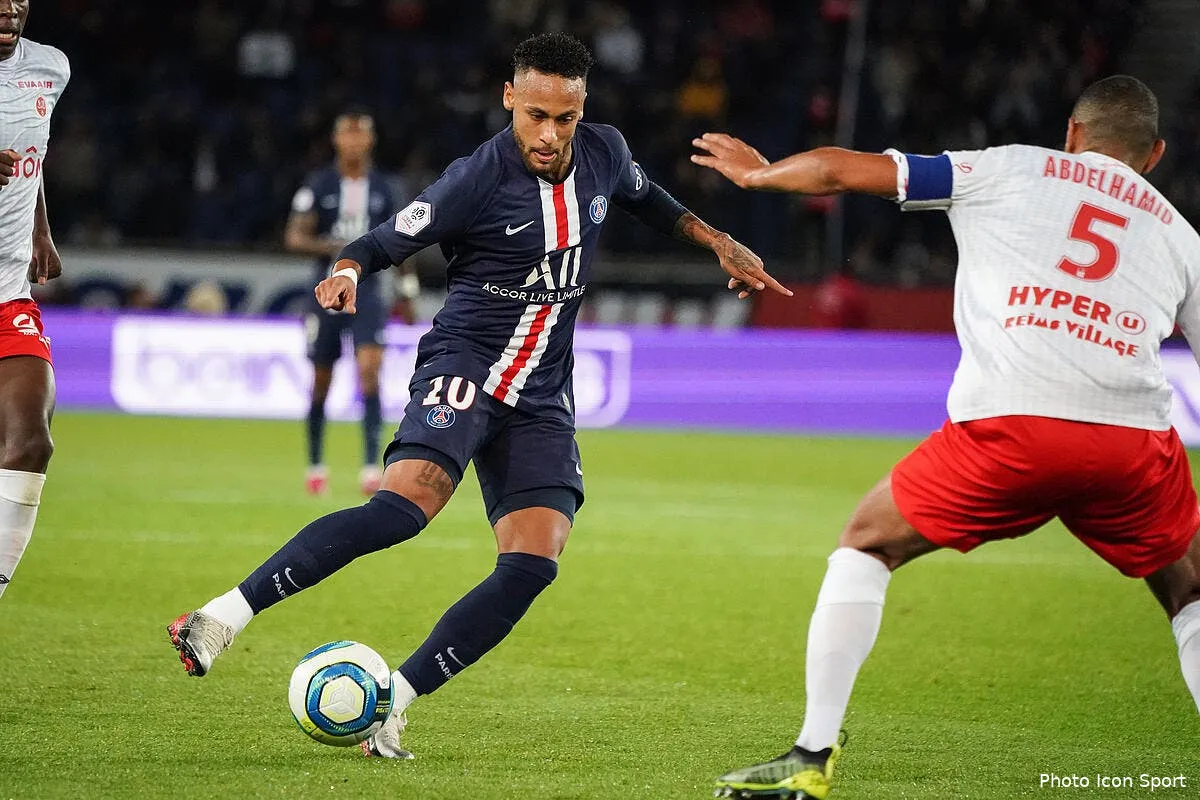 psg neymar est a barcelone il vient chercher ses 26 me icon 190925p82832265577