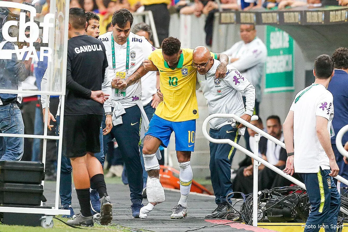 psg neymar est encore blesse paris sort du silence icon est 060619 92 34255335