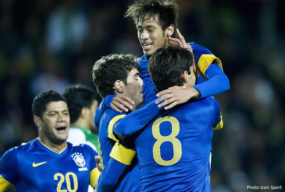 psg neymar larbin de messi kaka valide son transfert a paris icon bil 111012 41 01238523