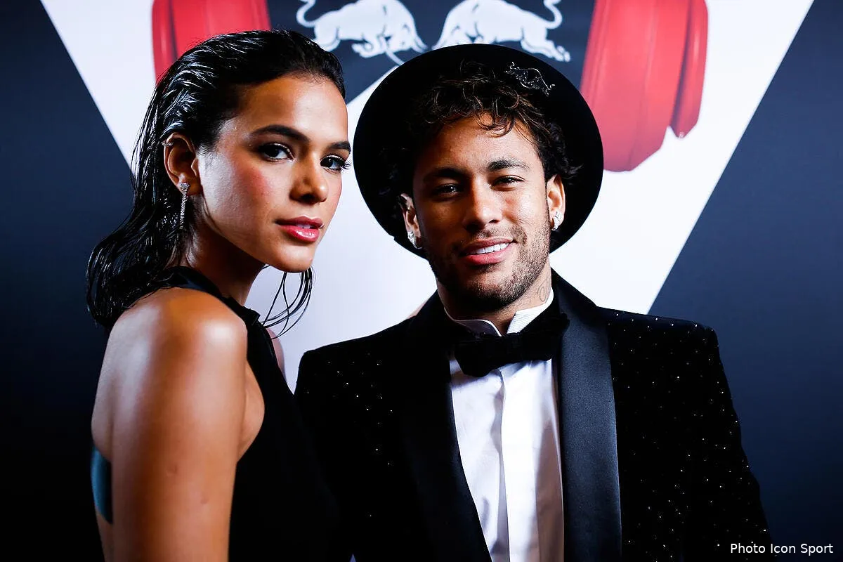 psg neymar largue bruna marquezine il est celibataire iconsport icon red 040218 08 06233627