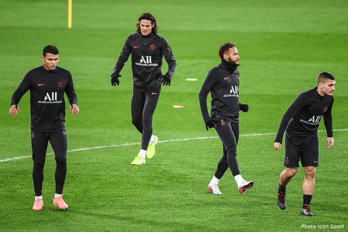 psg neymar mbappe cavani est degoute icon dib 251119 10 35271183