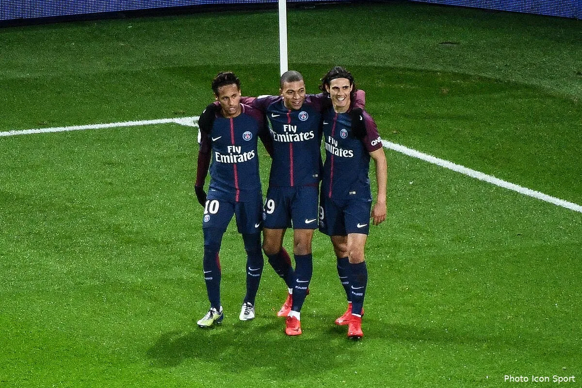 psg neymar mbappe cavani thiago silva pour les caisses de paris icon dib 170118 11 35249269