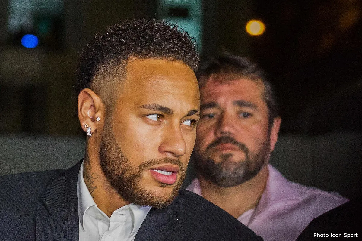 psg neymar n est pas un violeur il lache un ouf de soulagement icon est 130619 29 03260993