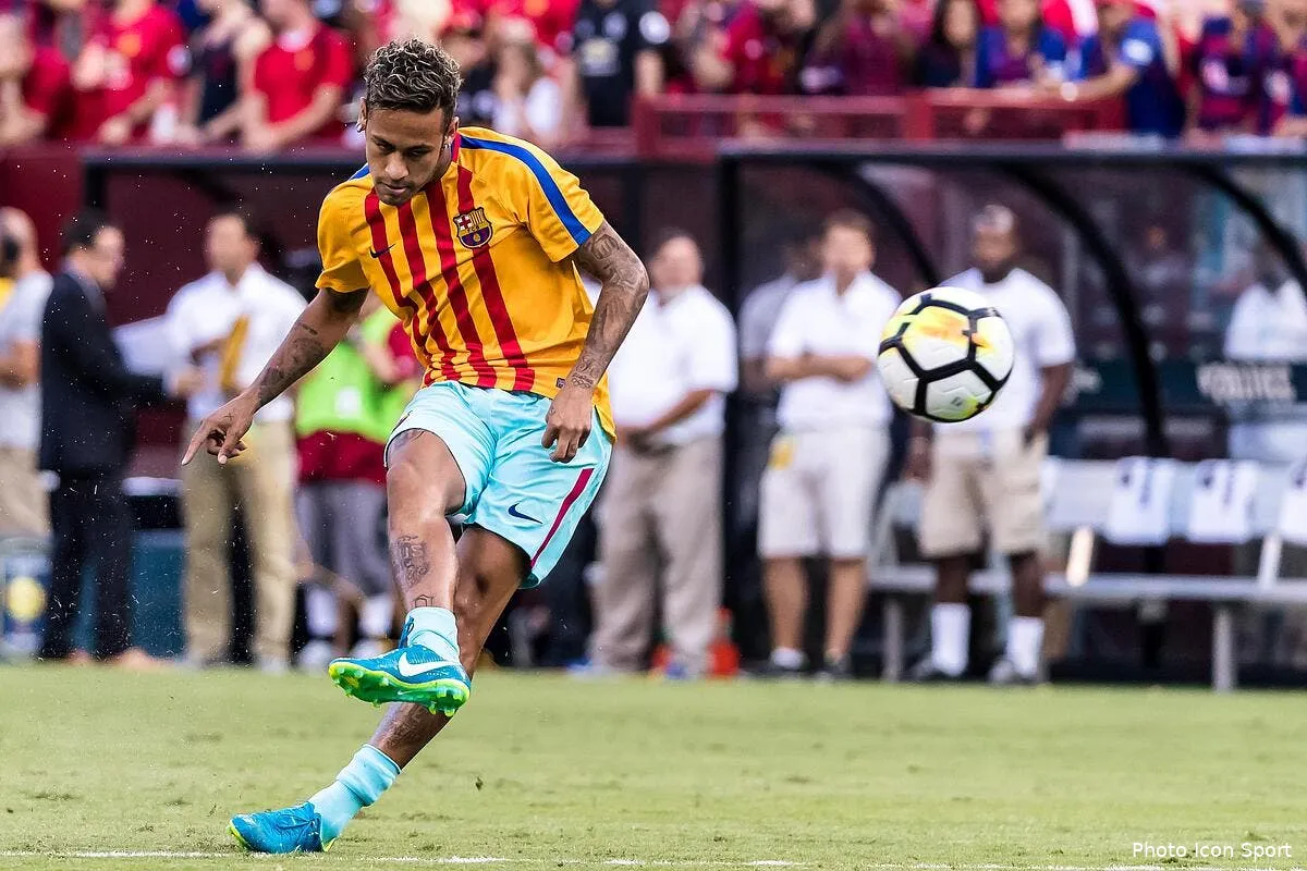 psg neymar ne rentrera pas a barcelone avec ses coequipiers iconsport icon vis 260717 89 31187729