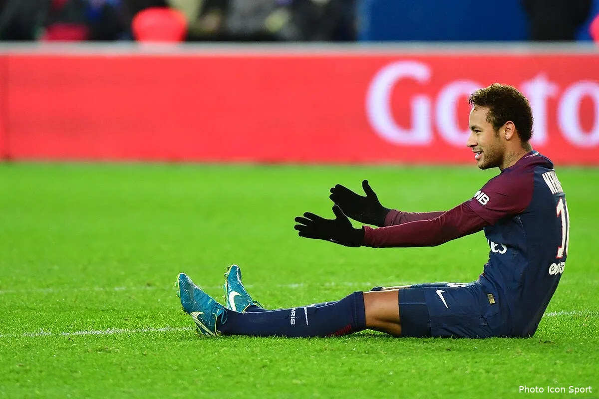 psg neymar protege c est le patron des arbitres qui l exige iconsport icon win 291117 01 30645201759