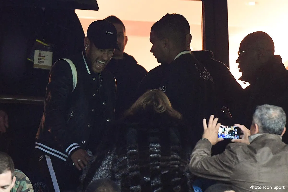 psg neymar quitte paris direction le qatar icon dib 060319 01 01247043